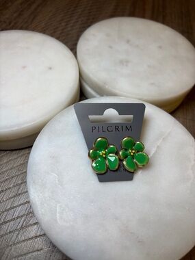 180 Pilgrim Green Enamel Four-Leaf Flower Stud Earrings with Gold Trim